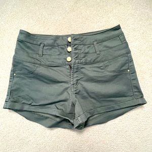 Olive green high-waisted refuge shorts, size 6
